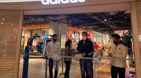Adidas Terbesarnya di Indonesia dengan Koleksi Terlengkap - Fashion Fimela.com