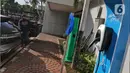 Mobil listrik merek 'Hyundai Ioniq 5' diisi daya di halaman Kompleks DPR RI, Jakarta, Jumat (30/9/2022). Sebanyak 55 unit mobil tersebut akan digunakan para delegasi kegiatan 8th G20 Parliamentary Speakers’ Summit (Parliamentary20/ P20) pada 5-7 Oktober 2022 mendatang. (Liputan6.com/Angga Yuniar)