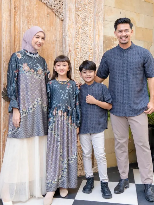 Baju lebaran keluarga Syauqia Sarimbit (Sumber: Instagram/louisaluna.id)