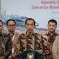 Jokowi menamakan kereta cepat Jakarta-Bandung dengan nama Whoosh. Bukan tanpa sebab, menurut dia, kata Whoosh memiliki arti yang dalam. (Yasuyoshi CHIBA / AFP)