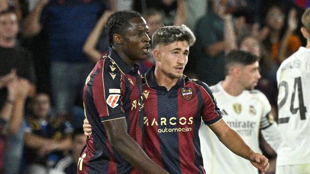 Levante, Karl Etta Eyong