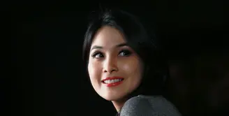 Saat berbincang eksklusif dengan bintang.com, Sandra Dewi banyak cerita tentang Natal saat kecil dan kekasihnya. (Deki Prayoga/Bintang.com)