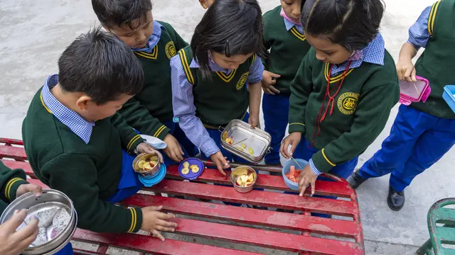 Potret Anak-Anak Tibet di Pengasingan India saat Kembali Sekolah