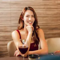 Ilustrasi dinner di malam Natal. (c) tomwang/Depositphotos