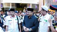 Menteri Agama Yaqut Cholil Qoumas meninjau kesiapan PPIH Arab Saudi melaksanakan puncak ibadah haji di Armuzna. Menag meminta petugas PPIH menyiapkan menu makanan alternatif untuk jemaah lansia. (FOTO: MCH PPIH ARAB SAUDI 2023)