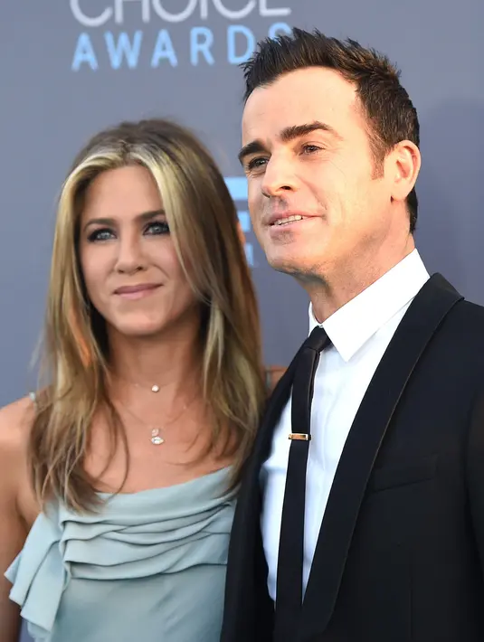 Tersiar kabar jika Brad Pitt pernah mengirimkan sebuah hadiah istimewa juga untuk Aniston di tahun 2015, meski mantan istrinya tersebut telah menikah dengan Justin Theroux. (AFP/Bintang.com) 