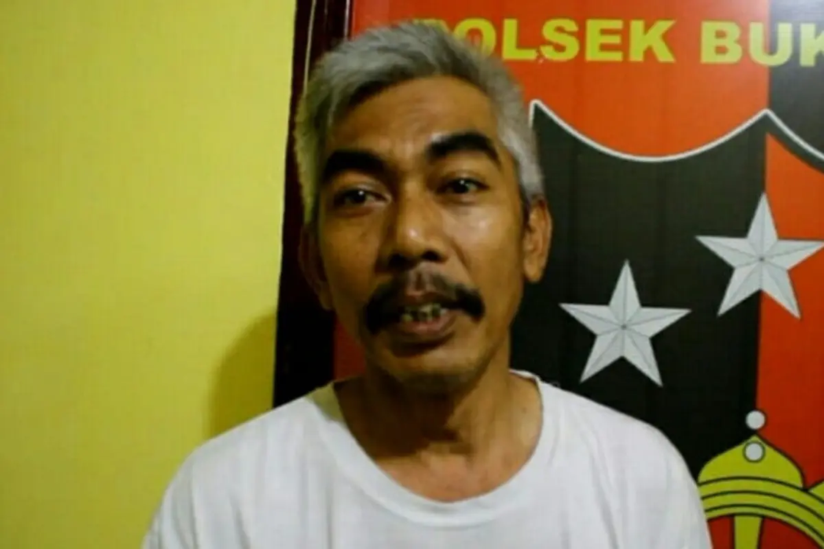 Anggota KPK Gadungan menjanjikan kelulusan PNS ditahan di kantor polisi.