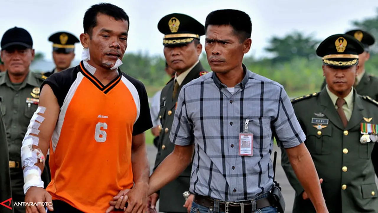 korban-heli-selamat-131112b.jpg