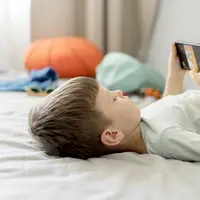 Mengenal screen time dan pengaruhnya terhadap kecerdasan dan kreativitas anak. (Foto/Dok: freepik.com)