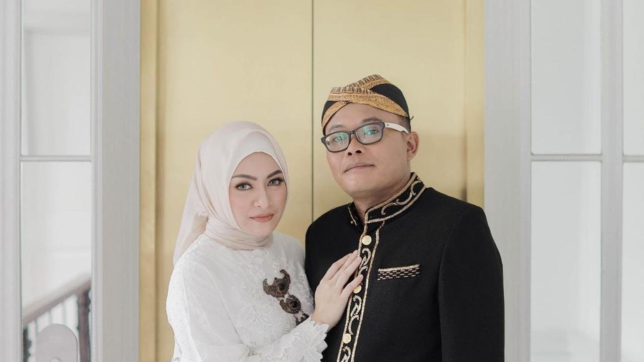 8 Potret Prewedding Sule dan Nathalie Holscher, Mesra Banget