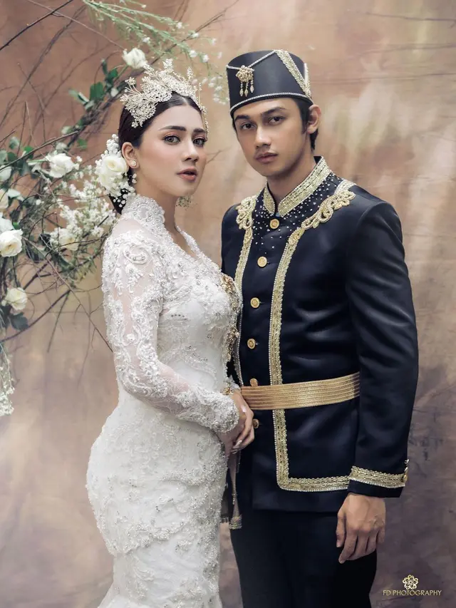 Usung Adat Minahasa, Ini 7 Potret Prewedding Caesar Hito dan Felicya Angelista