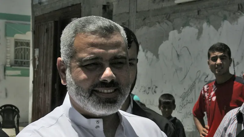 Perdana Menteri Palestina Ismail Haniyeh di kamp pengungsi Al-Shati, Kota Gaza, 16 Juni 2006.