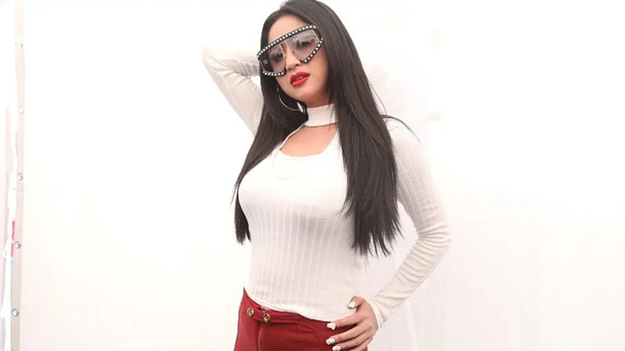 Dewi Perssik