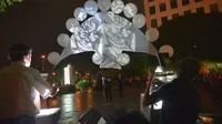Pentas Wayang Layang-layang Raksasa Ala Prancis Ini Memukau