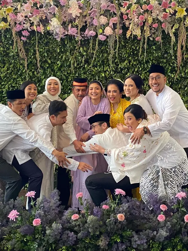 Segera Menikah dengan Adipati Dolken, Ini 6 Momen Siraman Canti Tachril