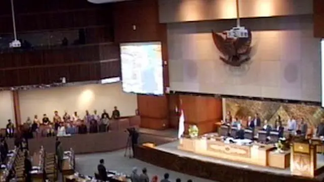 263 Anggota Dewan Bolos, Paripurna DPR Molor 45 Menit
