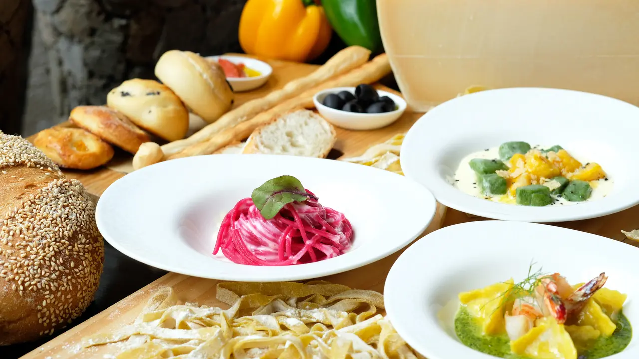 Beragam Kreasi Menu Italia Hadir di Hotel Bintang Lima
