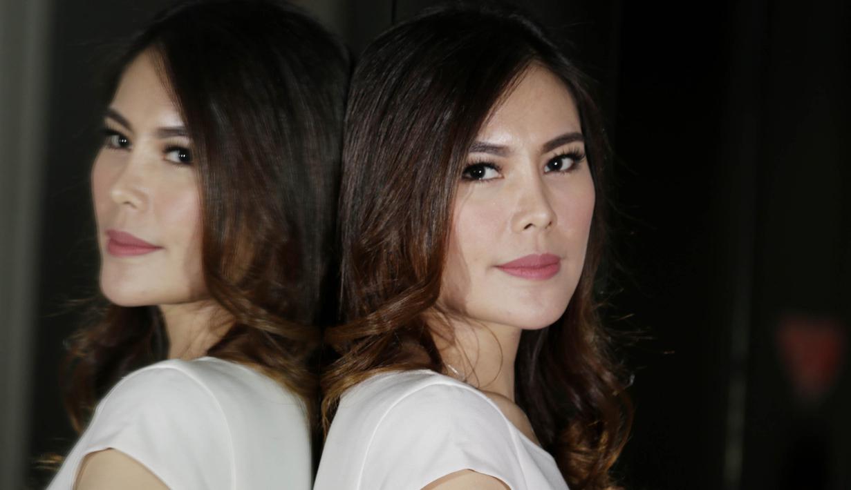 Wajah cantiknya memang menjadi daya pikat tersendiri bagi para pemirsa di rumah untuk betah nonton acara olahraga. (Bola.com/M Iqbal Ichsan)