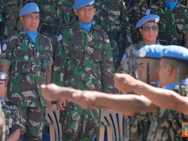 Citizen6, Lebanon: Upacara diakhiri dengan defile pasukan dan acara tambahan dengan menampilkan kolone senapan yang dikombinasikan dengan beladiri militer prajurit Nepal. (Pengirim: Badarudin Bakri)