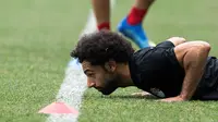 Pemain Mesir, Mohamed Salah berlatih dengan timnya sebelum bertanding melawan Arab Saudi dalam laga penyisihan Grup A Piala Dunia 2018 di Volgograd Arena, Volgograd, Rusia, Minggu (24/6). (NICOLAS ASFOURI/AFP)