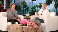 Justin Bieber dan Ellen DeGeneres Bermesraan di Kamar Mandi