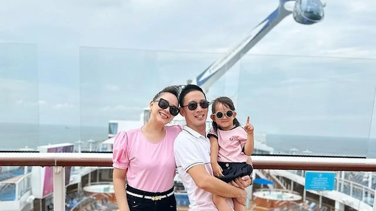 [Fimela] Yuanita Christiani dan keluarga