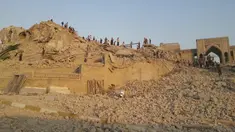 Militan ISIS menghancurkan makam dan masjid Nabi Yunus di Mosul. Irak (24/7/14) (REUTERS/Stringer)