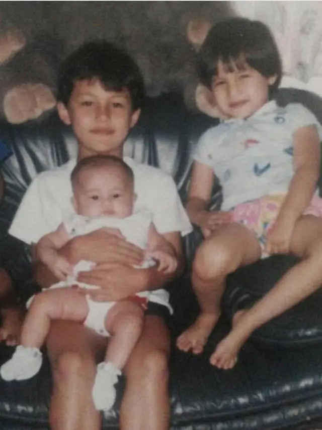 6 Potret Masa Kecil Andhika Pratama, Disebut Mirip dengan Elea