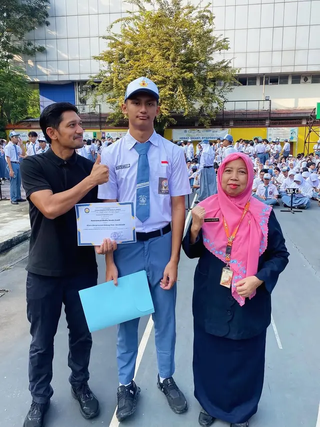 7 Anak Artis Ini Lulus SMA Tahun 2025, Siap Melanjutkan ke Perguruan Tinggi