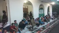 Agenda membuka pagi sudah dimulai sejak dini hari di Masjid Al Iman Boyolali. (Liputan6.com/Yanuar H)