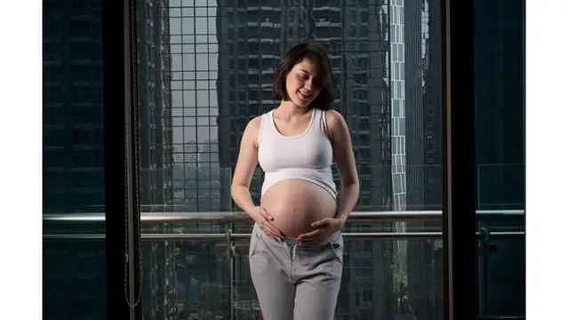 5 Potret Maternity Shoot Kimberly Ryder, Tampil Sederhana Dengan Suami
