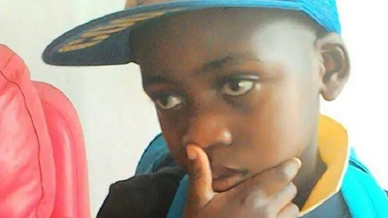 Chadrack Mulo bocah penderita autisme ditemukan tewas dalam kondisi memeluk tubuh sang ibu yang juga meninggal dunia akibat epilepsi (Facebook/Chadrack Mulo)