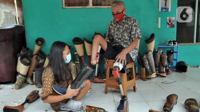 FOTO: Semangat Penyandang Disabilitas Pembuat Kaki Palsu