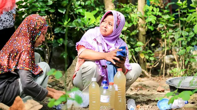 Warga Kebumen Kembangkan Pupuk Organik Cair untuk Tanaman
