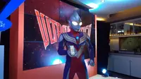 Kehadiran Ultraman Tiga di acara peluncuran Ultra LTE Bolt bukanlah tanpa alasan (Liputan6.com/Mochamad Wahyu Hidayat). 