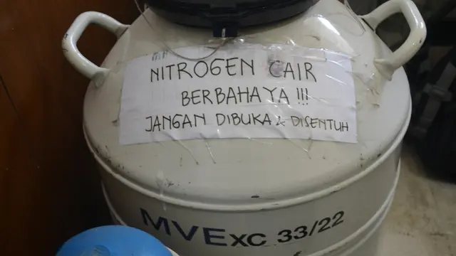 Tabung nitrogen paling standar untuk menyimpan sperma cara konvensional, dengan suhu minun 196 derajat celcius. (Foto: Liputan6.com/Muhamad Ridlo)