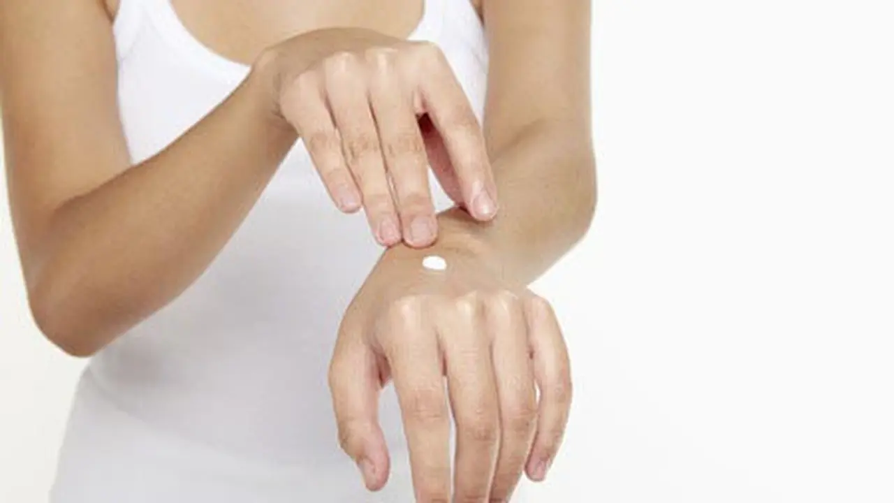 Cara Menjaga Kesehatan Kulit Tangan Agar Tidak Kering