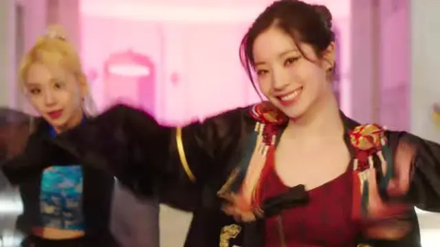 Dahyun dan Chaeyoung Twice. (JYP Entertainment via Tangkapan layar YouTube/ Twice)