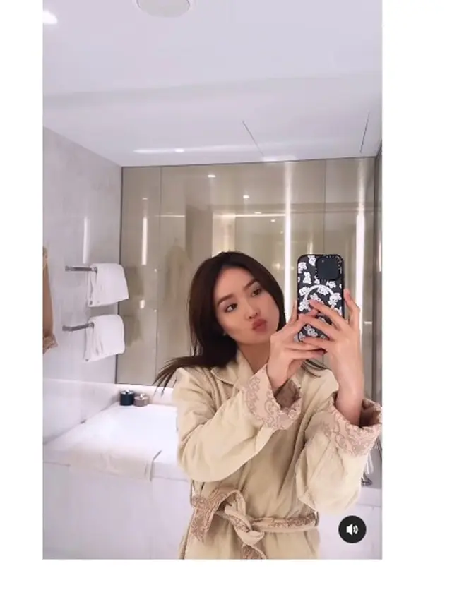 7 Potret Natasha Wilona Nonton Konser Taylor Swift dengan Ibunda, Seru Abis