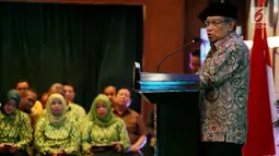 Ketua Umum PBNU KH Said Aqil Siradj memberikan sambutan saat penandatanganan kerjasama di Jakarta, Kamis (21/12). PBNU dan HKTI menjalin kerjasama tentang optimalisasi potensi kawasan pertanian, peternakan, dan perkebunan. (Liputan6.com/JohanTallo)
