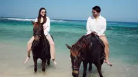 Gaya Sporty Aaliyah Massaid Tetap Aesthetic saat Berkuda di Sumba