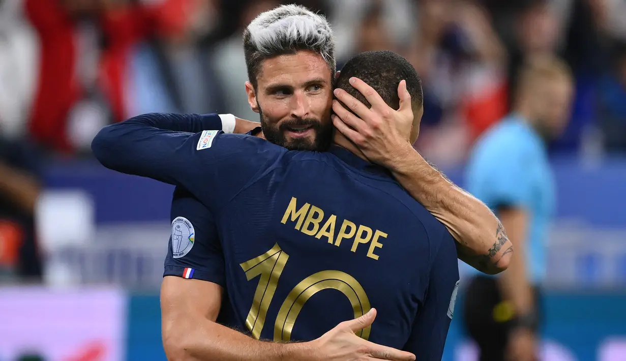 Timnas Prancis yang tampil tanpa kehadiran Karim Benzema berhasil menang atas Austria di pertandingan League A Grup 1 UEFA Nations League 2022/2023 lewat aksi Kylian Mbappe dan Olivier Giroud. (AFP/Franck Fife)