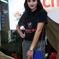 Richa Iskak ikut turut ambil bagian dalam pembuatan film ‘Move On’, sebuah film yang menceritakan tentang pengalaman hidup Sam Brodie. (Wimbarsana/Bintang.com)