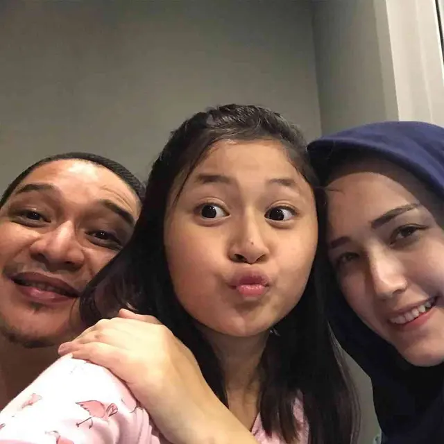 6 Potret Nasha Anaya Bersama Gunawan Dwi Cahyo dan Pasha Ungu, Anak Ke-3 Okie Agustina