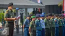 Panglima TNI Jenderal Gatot Nurmantyo memberikan pidato di Dermaga Mako Kolinlamil, Jakarta, Kamis (27/8/2015). Sebanyak 107 prajurit akan berangkat dengan KRI Bung Tomo-357 ke Lebanon untuk menjalankan misi perdamaian. (Liputan6.com/Faizal Fanani)