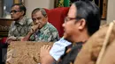 Ketua harian Muhammadiyah, Busyro Muqoddas (tengah) saat menerima PKS di Kantor Muhammadiyah, Jakarta, Rabu (6/1/2015). Kunjungan tersebut untuk mendengar aspirasi Muhammadiyah. (Liputan6.com/Johan Tallo)