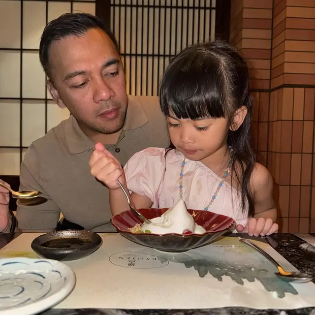 6 Potret Keluarga Nola B3 dan Baldy Mulya di Ultah Anak Ketiga