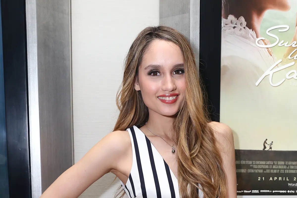 [Bintang] Cinta Laura 