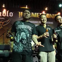 Festival musik metal terbesar di Asia Pacifik akan diselenggarakan di Ecopark Ancol, pada 7 Mei mendatang. Berbagai persiapan terus dilakukan jelang tampil memanjakan penggemar musik metal. (Nurwahyunan/Bintang.com)