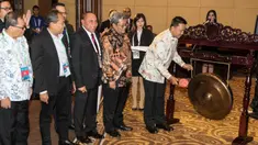 Menteri Pemuda dan Olahraga, Imam Nahrawi membuka Kongres PSSI 2017 di Bandung, (8/1/2017). Kongres tahunan PSSI ini membahas tentang masa depan sepak bola Indonesia. (Bola.com/Vitalis Yogi Trisna)